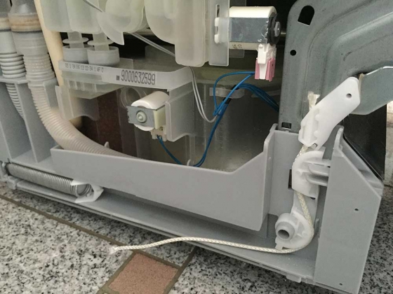 defekter Seilzug einer Siemens Spülmaschine